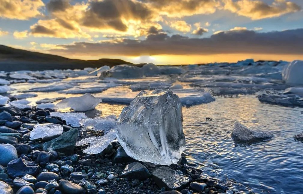太纠结了，想问下大家年底芬兰好玩还是冰岛好玩啊？