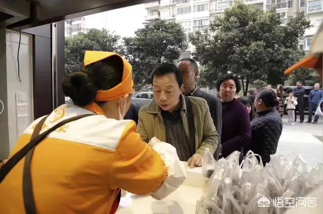 开包子加盟店,是选成品加盟的好,还是选半成品加盟的好?