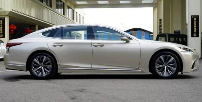 来自日本的豪华品牌，你觉得雷克萨斯LS怎么样？