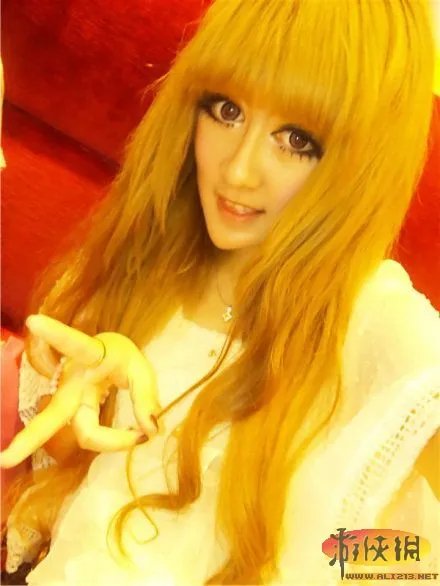 都是些神马玩意 网络红人超奇葩的“锥子脸”