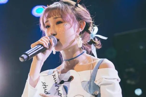 网络十大流行歌曲排行榜：夏天的风上榜，第九乃“治愈神曲”