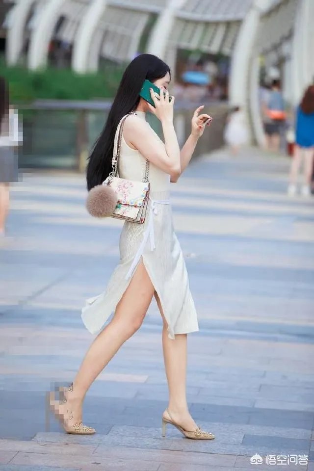 为什么一些现代的女生喜欢露腿？