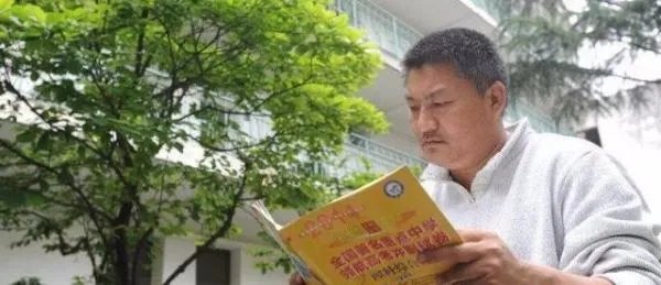 “高考最牛钉子户”备战第21次高考，如此执着于高考真的有意义吗？