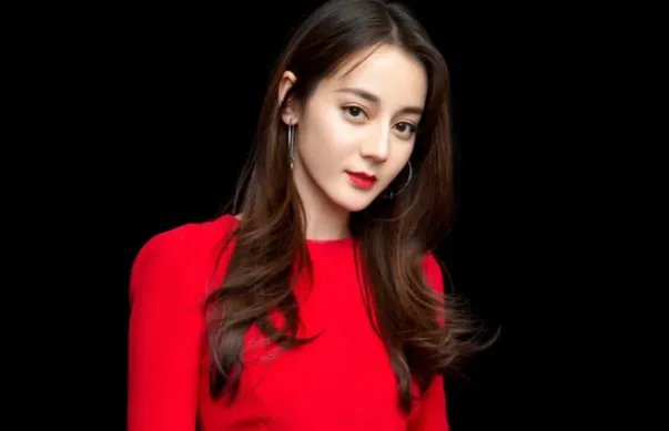 吴磊新剧开机！和大7岁热巴演情侣太违和。你觉得有戏吗？