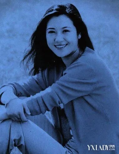 央视主播王欢英年早逝经纬出席追悼会哭成泪人