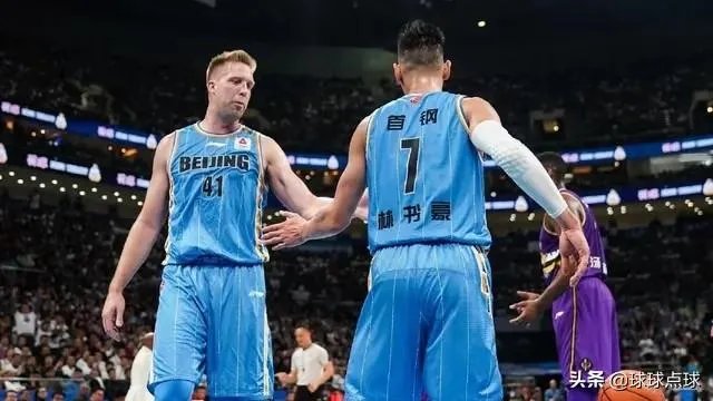北京男篮以92比115大比分输给青岛男篮，再次爆出双大外援的软肋，怎样评价本场比赛？