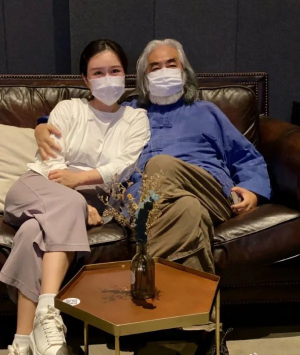 69岁张纪中娶了38岁杜星霖过得怎么样？