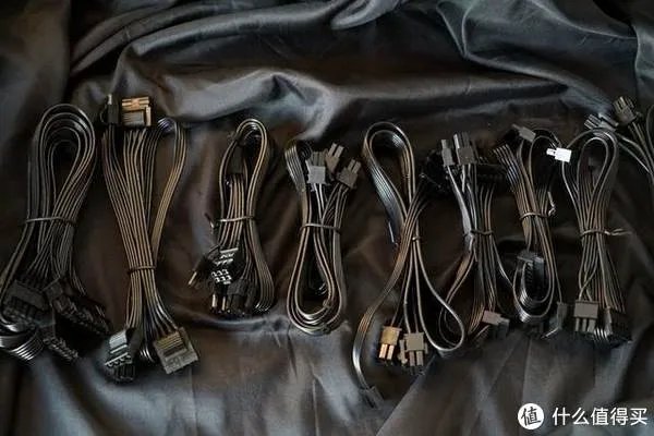 TT钢影PF1 650白金电源评测：全日系电容+超静音+十年质保，真香