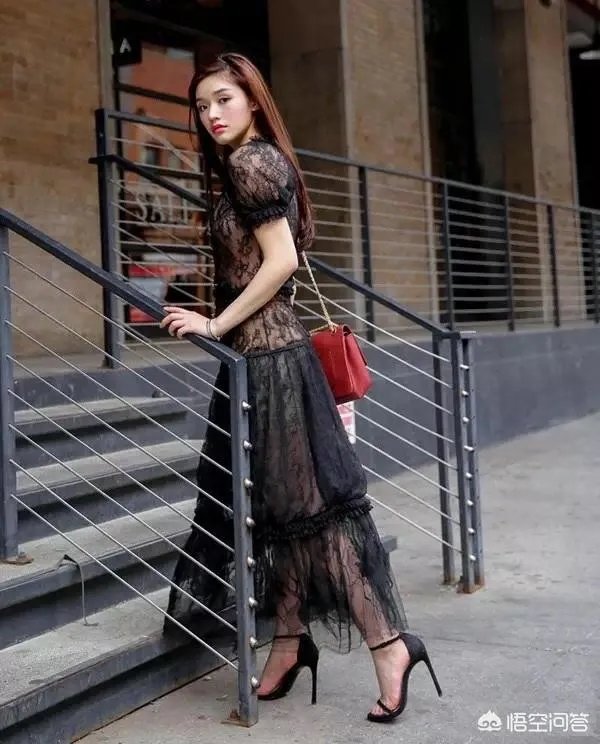 相比来说五官不是最精致的林允，为什么看起来反而更舒服？