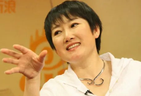 因拒绝生孩子被王刚抛弃的成方圆，后来是怎样报复的？