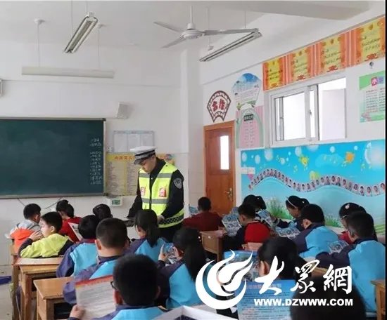 公交车或校车着火后应该怎么办