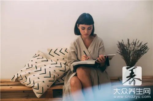 怎样去除沙发的甲醛味?