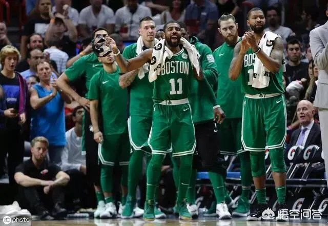 绿军横扫步行者,雄鹿横扫活塞也在即,季后赛次轮两队再狭路相逢,会擦出怎样的火花?