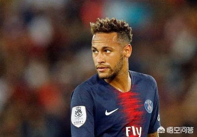 巴萨不是已经有法蒂了吗，而且还签了特林康，为什么到现在巴萨还是想签下内马尔和劳塔罗·马丁内斯？