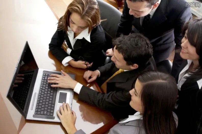 UI设计师需要学什么 UI设计培训费是多少？