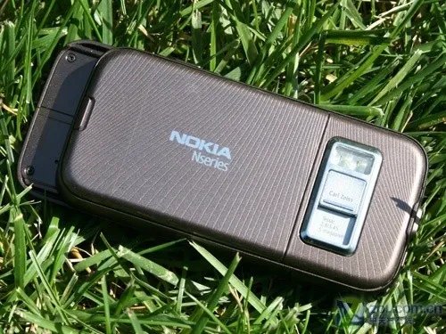 2.6英寸AMOLED屏幕：诺基亚N85