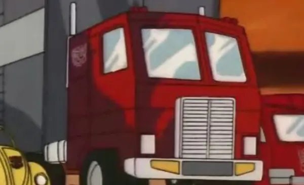 擎天柱的 原形是什么品牌的卡车