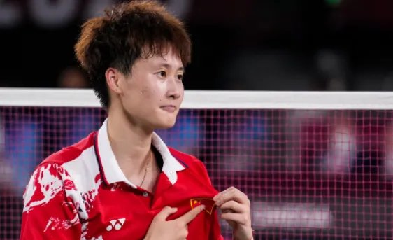 李宁回应陈雨菲脚被运动鞋割伤，你对此事有何不同的见解？