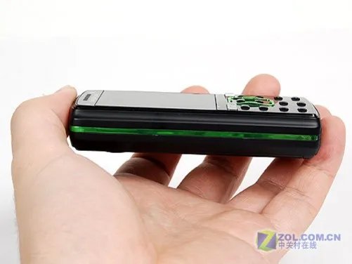 迟到的王者 500万像素AF索爱K850i评测