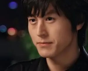 韩剧吸血鬼医生里，朴尚志的父亲是哪位演员扮演的