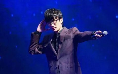 许嵩新歌羡慕有哪些隐喻和支线剧情？