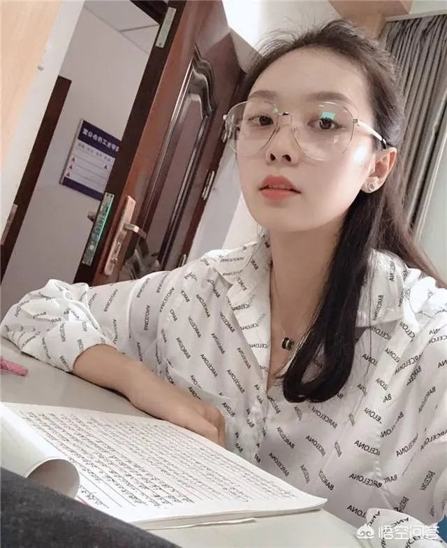 跟惠若琪一样美的樊响，为什么早早退役了？