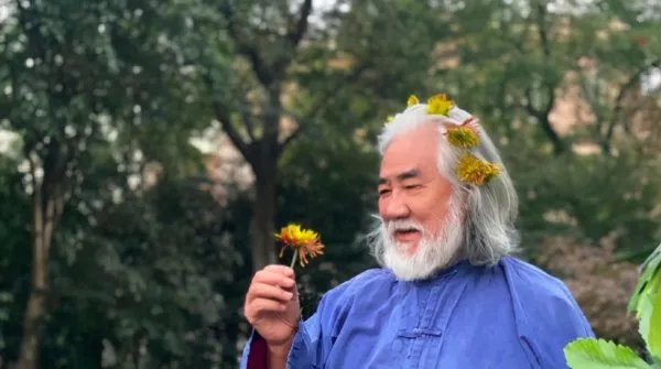 69岁张纪中娶了38岁杜星霖过得怎么样？