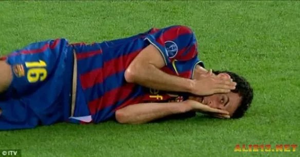 盘点足坛十大假摔王 C罗苏神布教授领衔无罗本