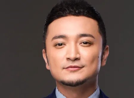 央视主持人尼格买提个人资料及照片 尼格买提老婆是谁