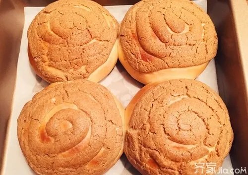 烤箱烤面包的做法 教你用烤箱烤面包