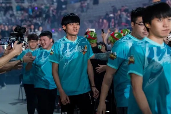 全明星回顾之LPL Uzi三度参加全明星