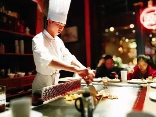 去年我国餐饮业收入超过3万亿了吗？