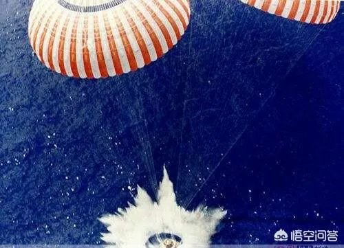 美国SpaceX公司的载人版“龙”飞船成功返回地球，它的组合伞减速技术比单伞难在哪里？