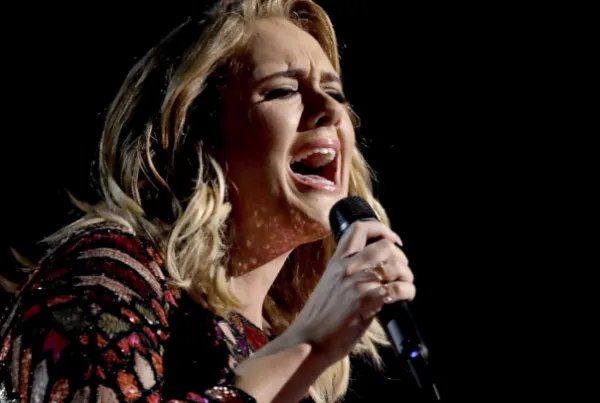 英国乐坛天后阿黛尔和里奇保罗正式公布恋情，两人此前有过哪些交集吗？