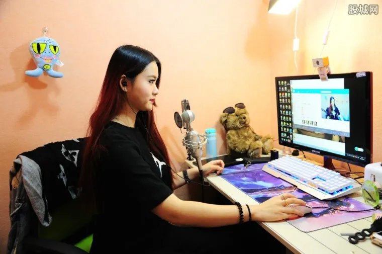 网贷12万给女主播 男子刷礼物打赏主播被骗数万元