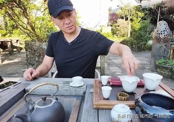 周杰“被封杀”的幕后真相是强吻林心如吗？还是另有原因？