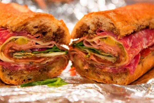 老君山午餐只卖1元，无人值守全凭游客自觉，为何餐费不减反增？