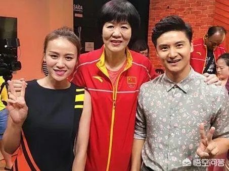 郎平虽然是女排球皇，但平常待人完全没有什么架子吗？