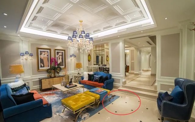 地面是铺地板好还是瓷砖好 老师傅一句话点醒我