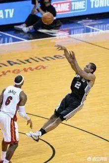 勇士锁定季后赛紧追火箭，马刺掉出前8还能上车吗？