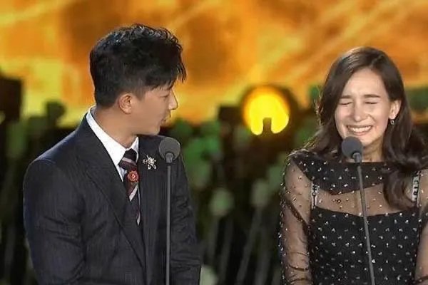韩庚和卢靖姗即将举行婚礼，为何作为前队友的金希澈，却不打算参加？
