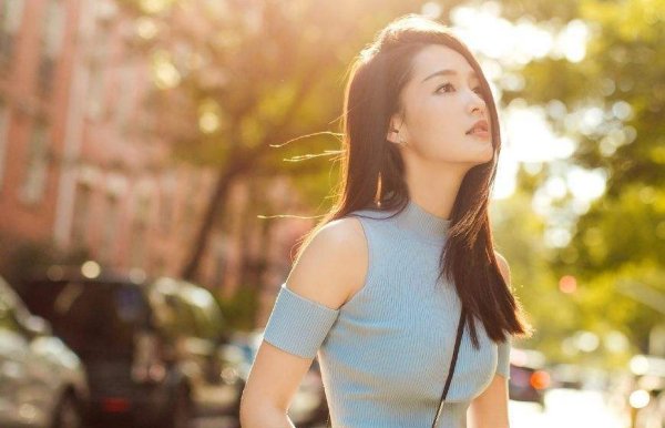 李沁求生欲满满，是娱乐圈的一股清流，她凭什么得到如此称赞?