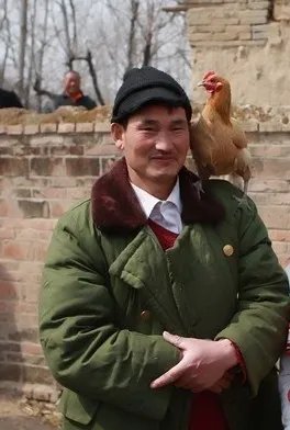 大衣哥朱之文近况曝光，他的歌曲风格是怎样的？