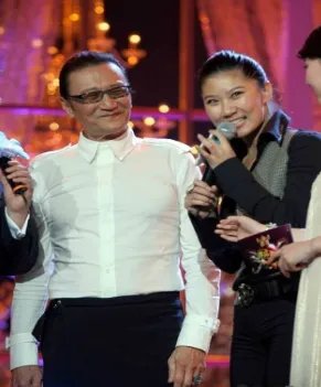 谢贤与女友分手的原因是什么?