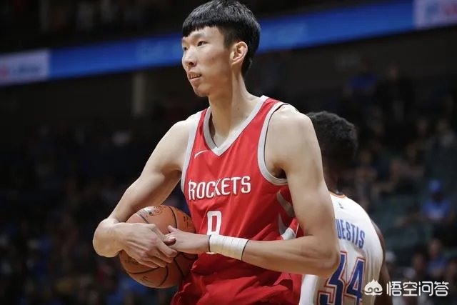 季后赛马上开打，此时火箭召回周琦，难道周琦是火箭争冠的秘密武器吗？