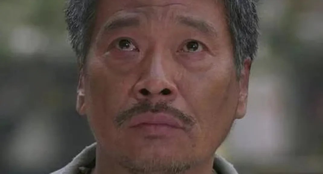 32岁听障小伙用跑步轨迹画吴孟达，为儿时偶像送行，感动你了吗？