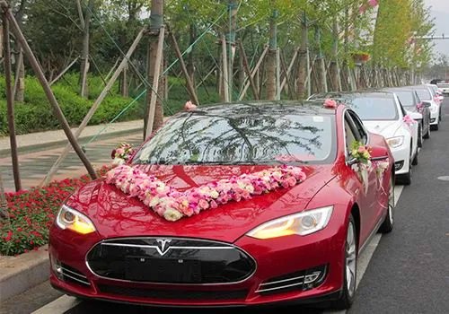 南京婚车租赁攻略分享  迎亲可以用白色的婚车吗