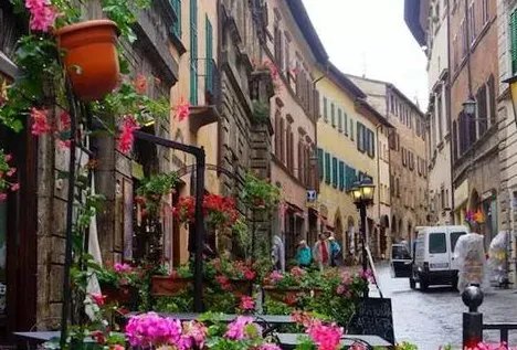 现在国外疫情状况不明，为何意大利仍旧开放夏令营？