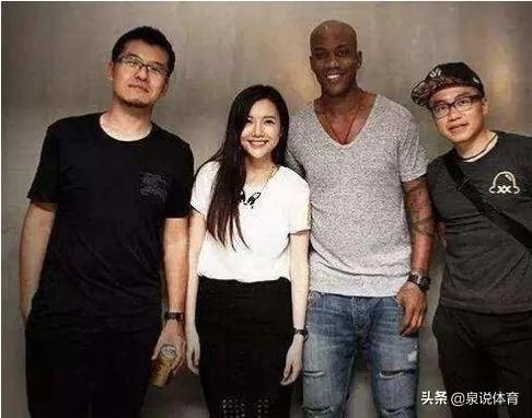 北控遭绝杀后，场边的杨毅难掩失落！他不是解说员吗？为什么不保持中立的态度呢？