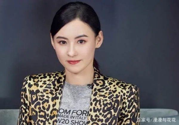 谢霆锋含泪首谈与张柏芝离婚后，13年来唯一后悔的事，为何让人心ǖ